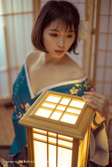 厕所里的花子